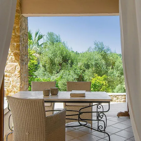 Sanidiamonds Aparthotel