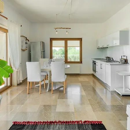 Aparthotel Sanidiamonds